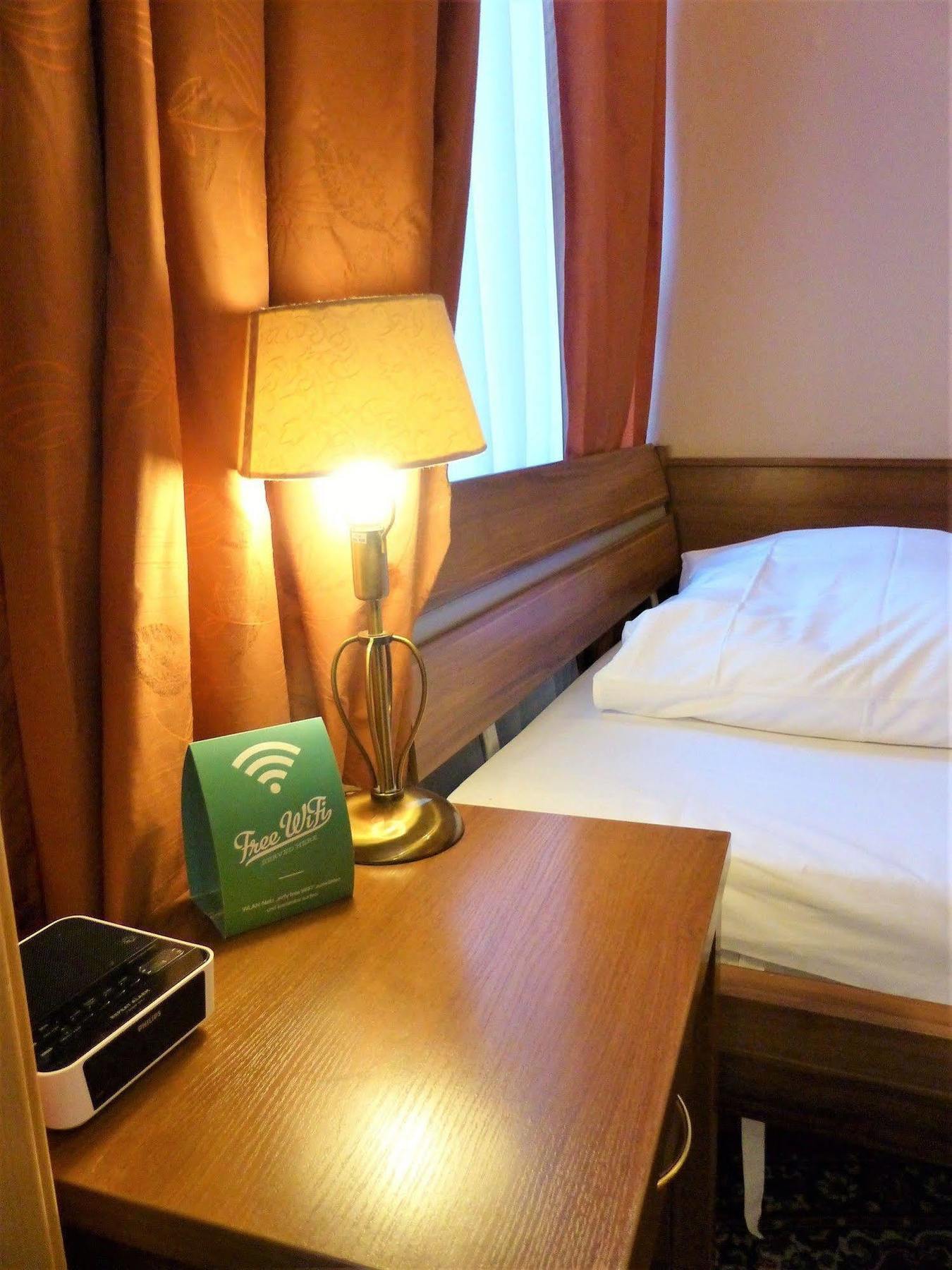Hotel Pension Savoy Near Kurfuerstendamm Берлин Екстериор снимка