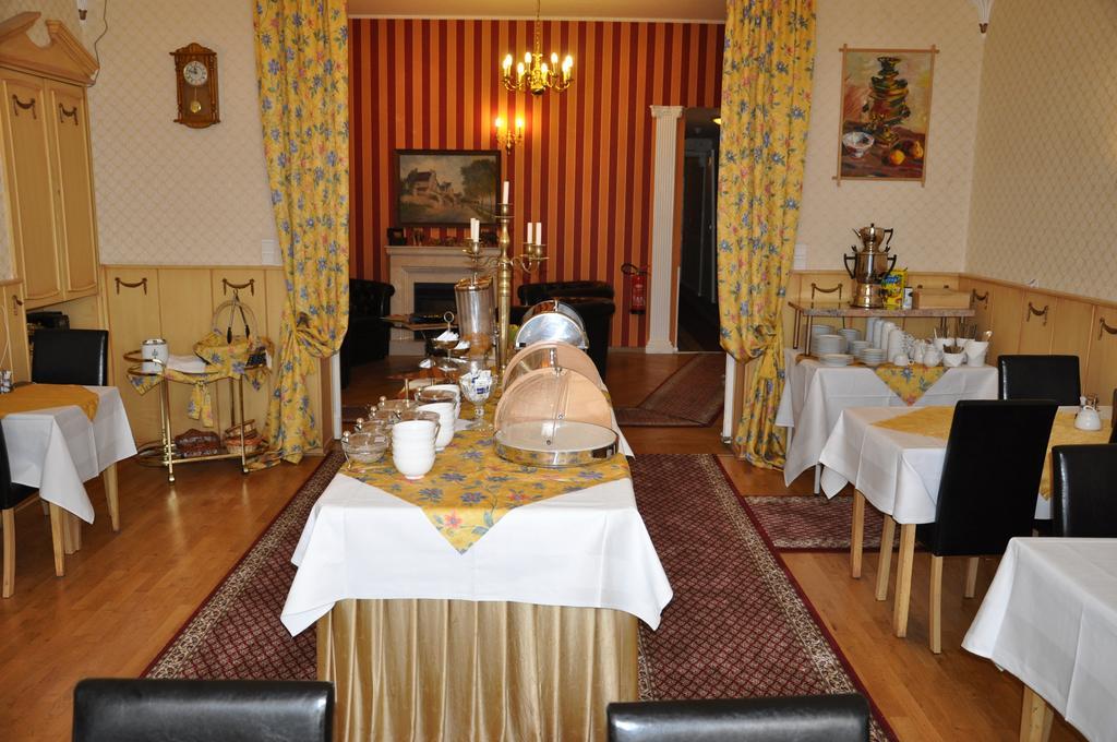Hotel Pension Savoy Near Kurfuerstendamm Берлин Екстериор снимка