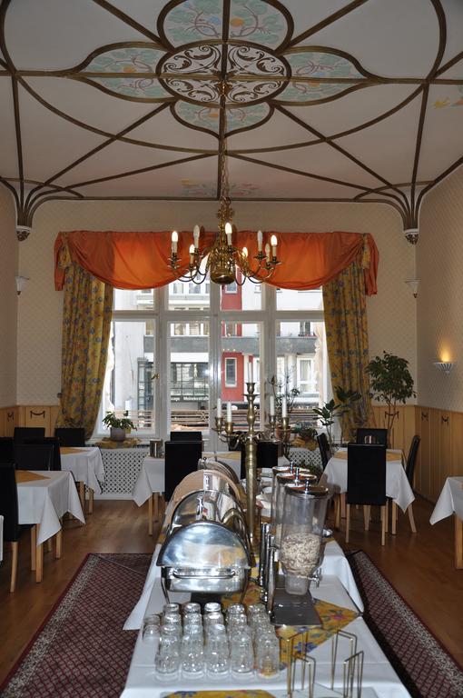 Hotel Pension Savoy Near Kurfuerstendamm Берлин Екстериор снимка