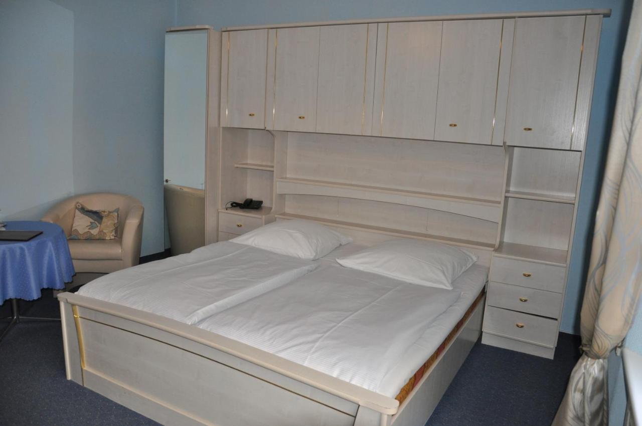 Hotel Pension Savoy Near Kurfuerstendamm Берлин Стая снимка