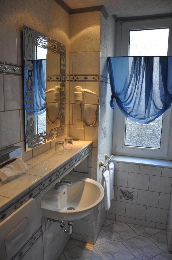 Hotel Pension Savoy Near Kurfuerstendamm Берлин Стая снимка